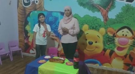 مشهد تمثيلي يجسد ما حصل مع طفل الطيرة